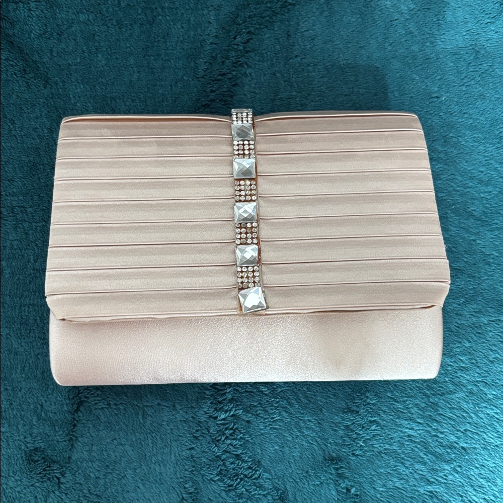 Elegant Beige Clutch with Rhinestone Accent